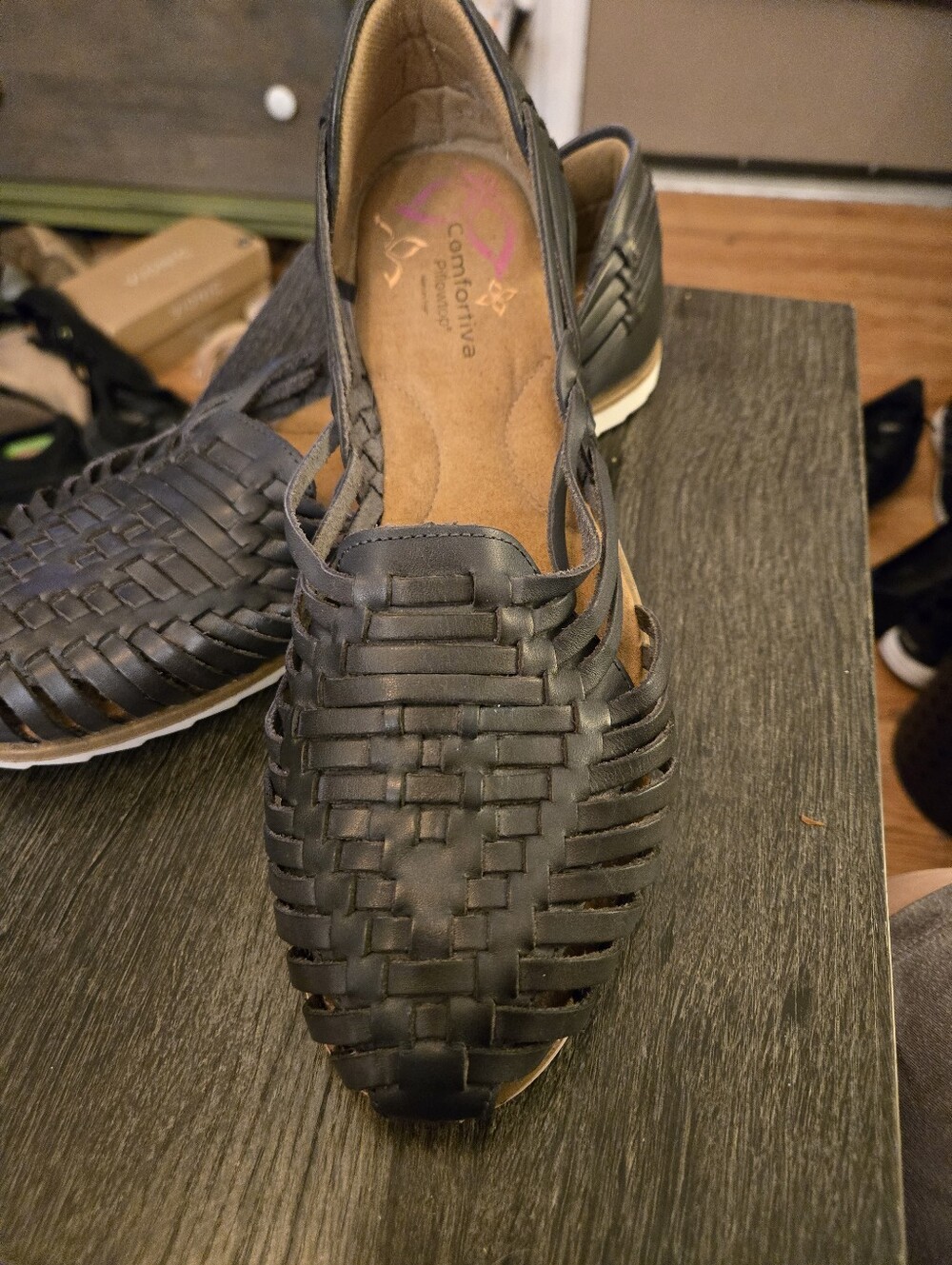 Comfortiva Rainer Huarache Flats In Black Leather Size 11